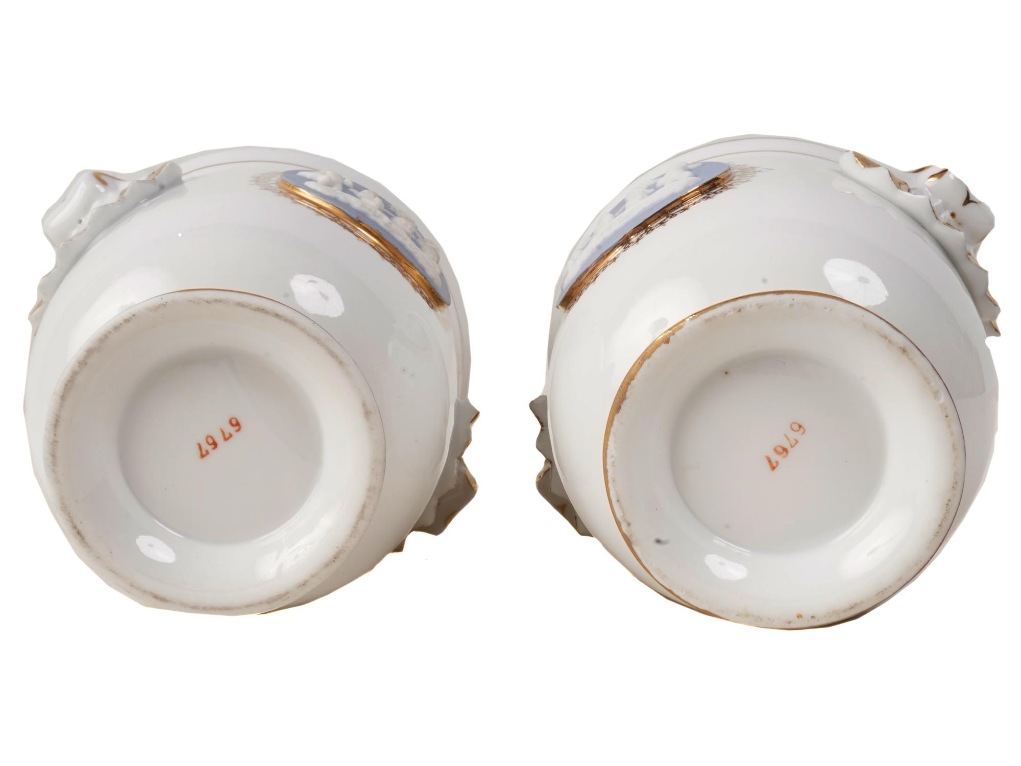 PAIR OF PORCELAIN GILT WEDGWOOD MEDALLIONS VASES PIC-3